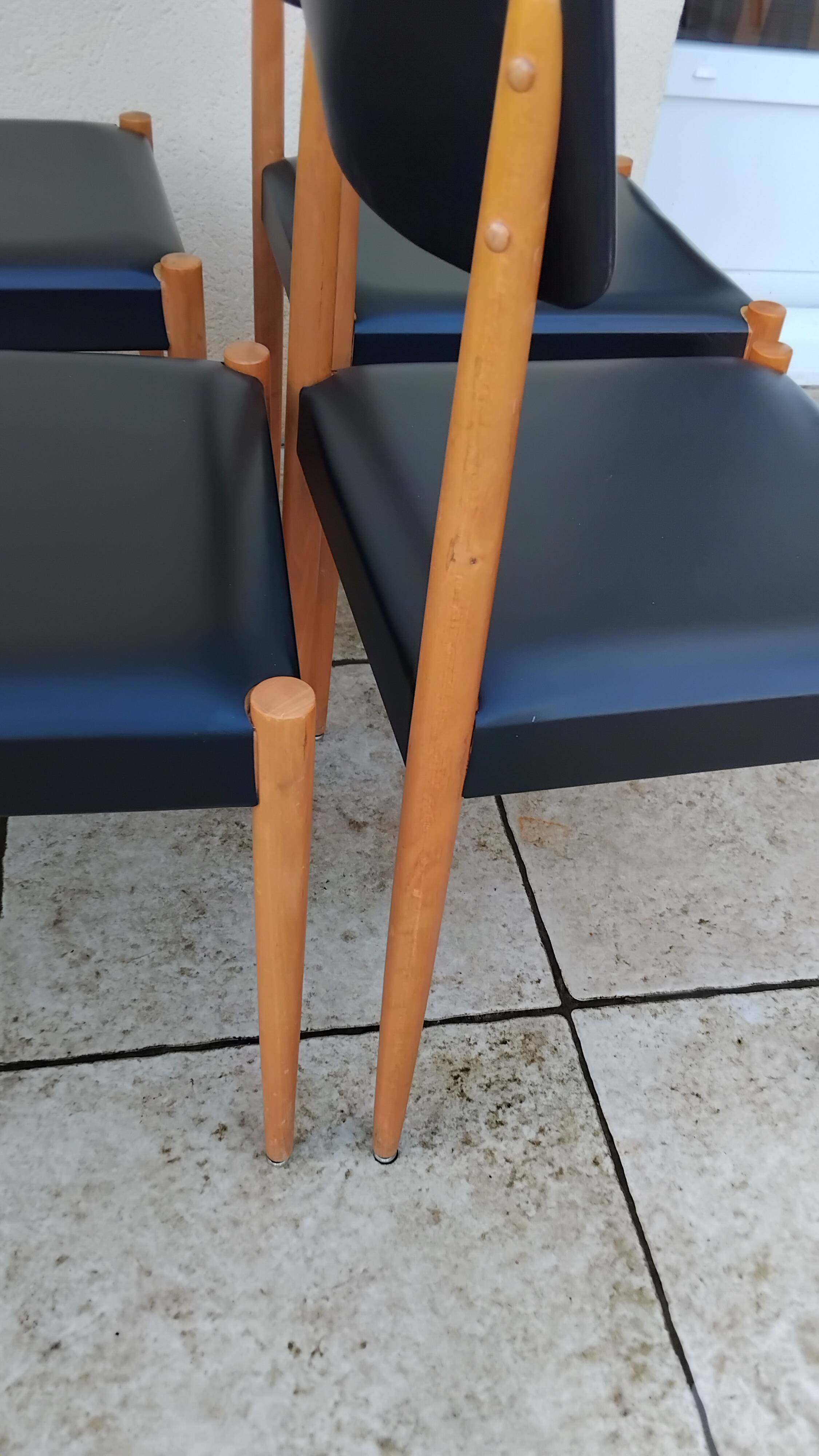 6 vintage faux leather and Scandinavian wood chairs