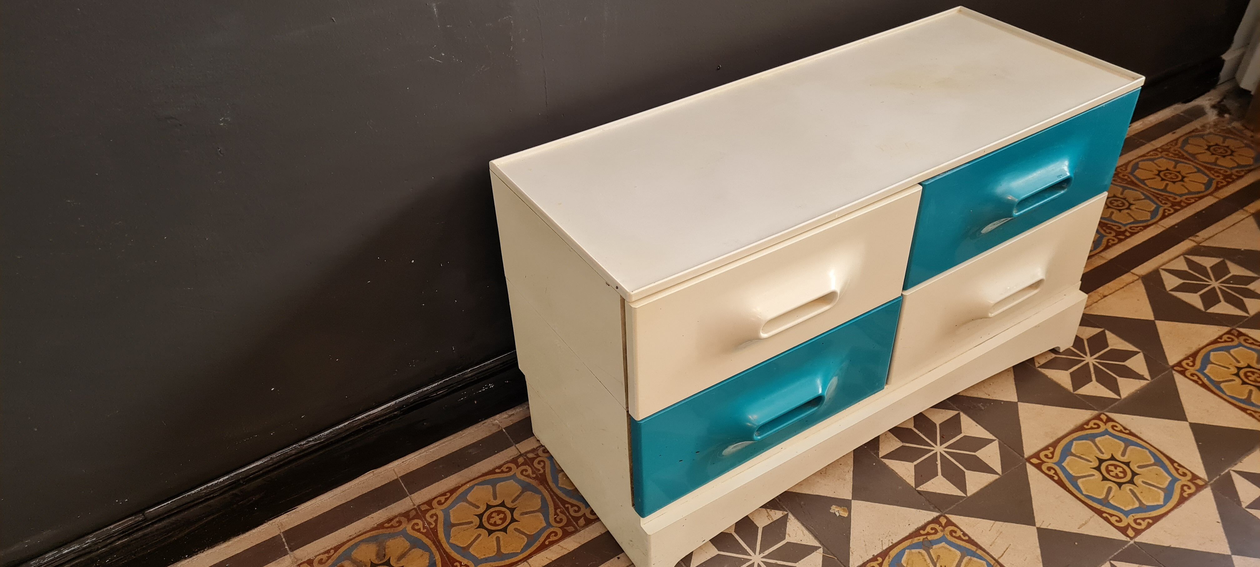 Prisunic dresser