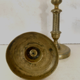 Paire de bougeoirs de style Louis XVI en bronze ciselé et doré - XIXe siècle