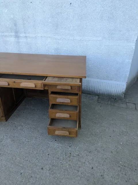 Bureau adulte administratif