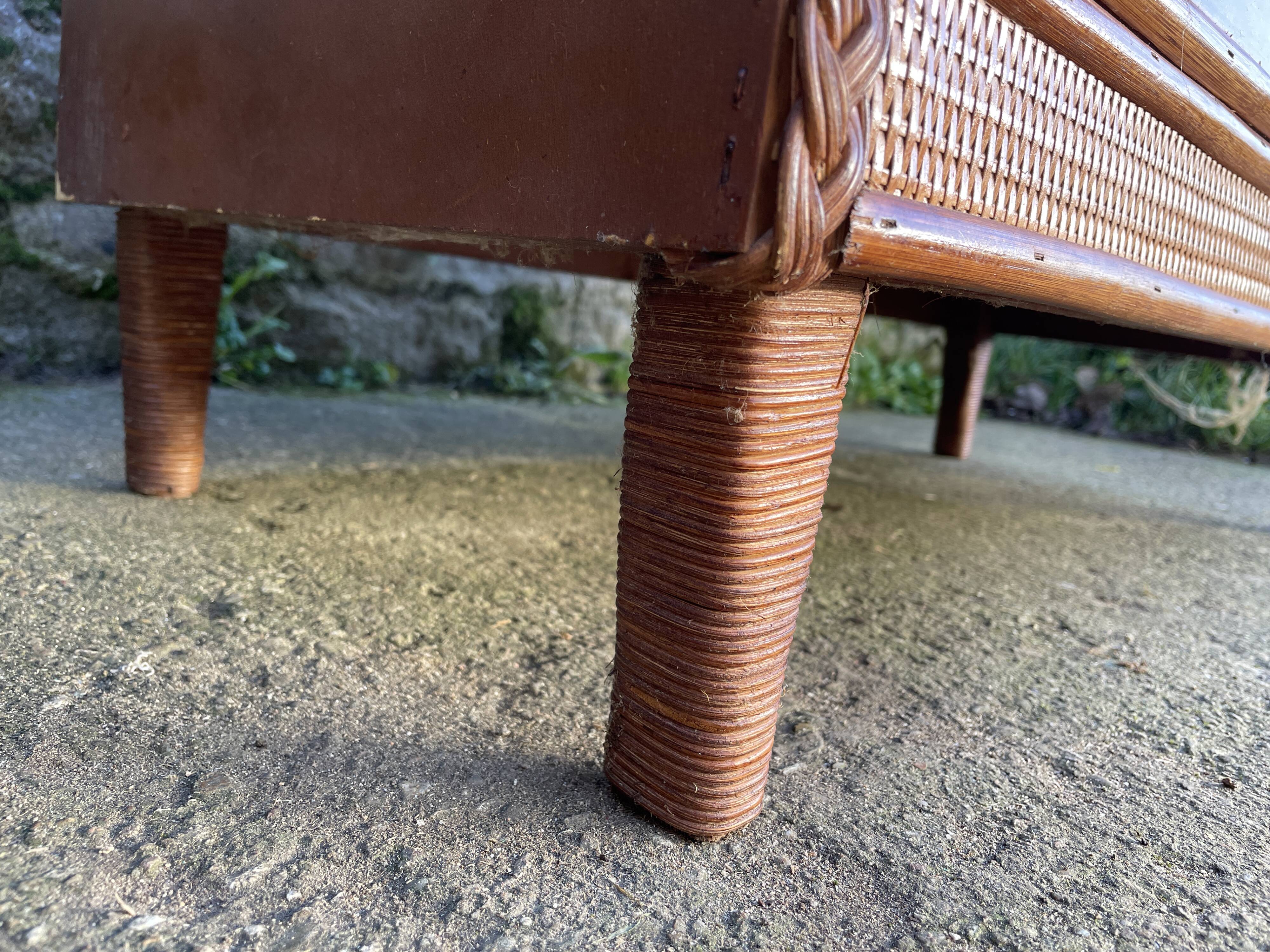 Commode bois et rotin poignées tressées
