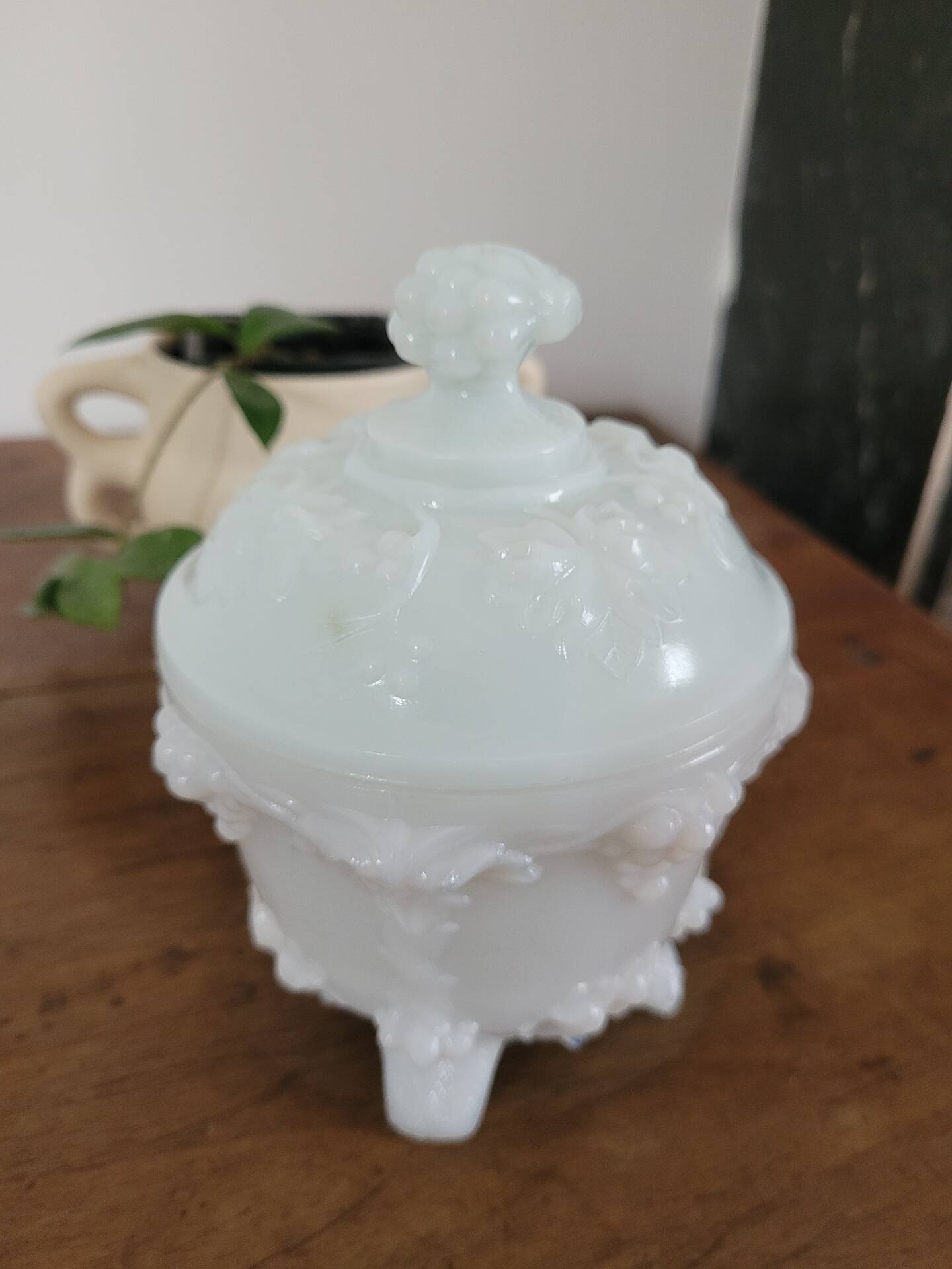 White opaline bonbonnière with floral decoration