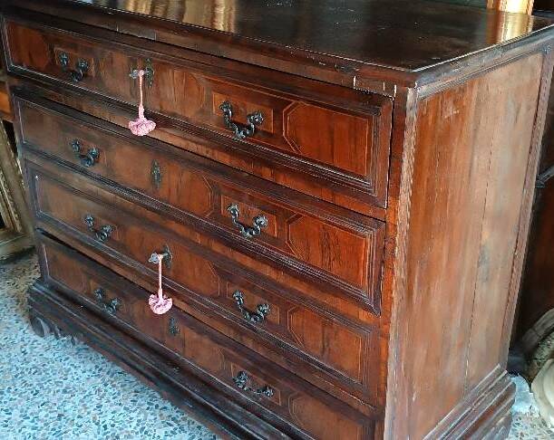 Antique inlaid commode - Italy, 17th century