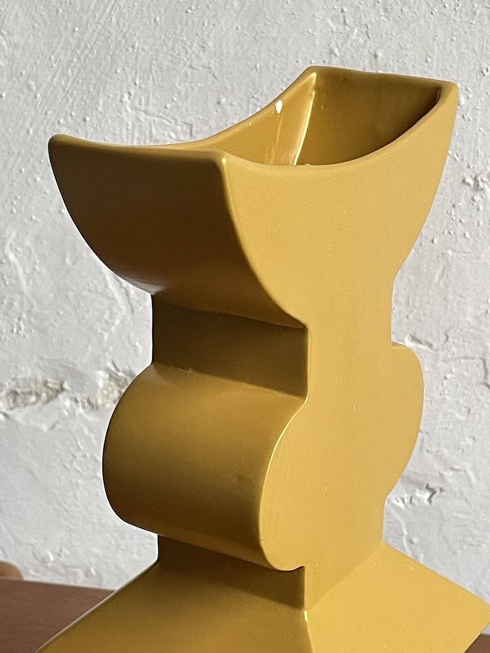 Memphis style ceramic vase "Totem" by Florio Keramia 1990s