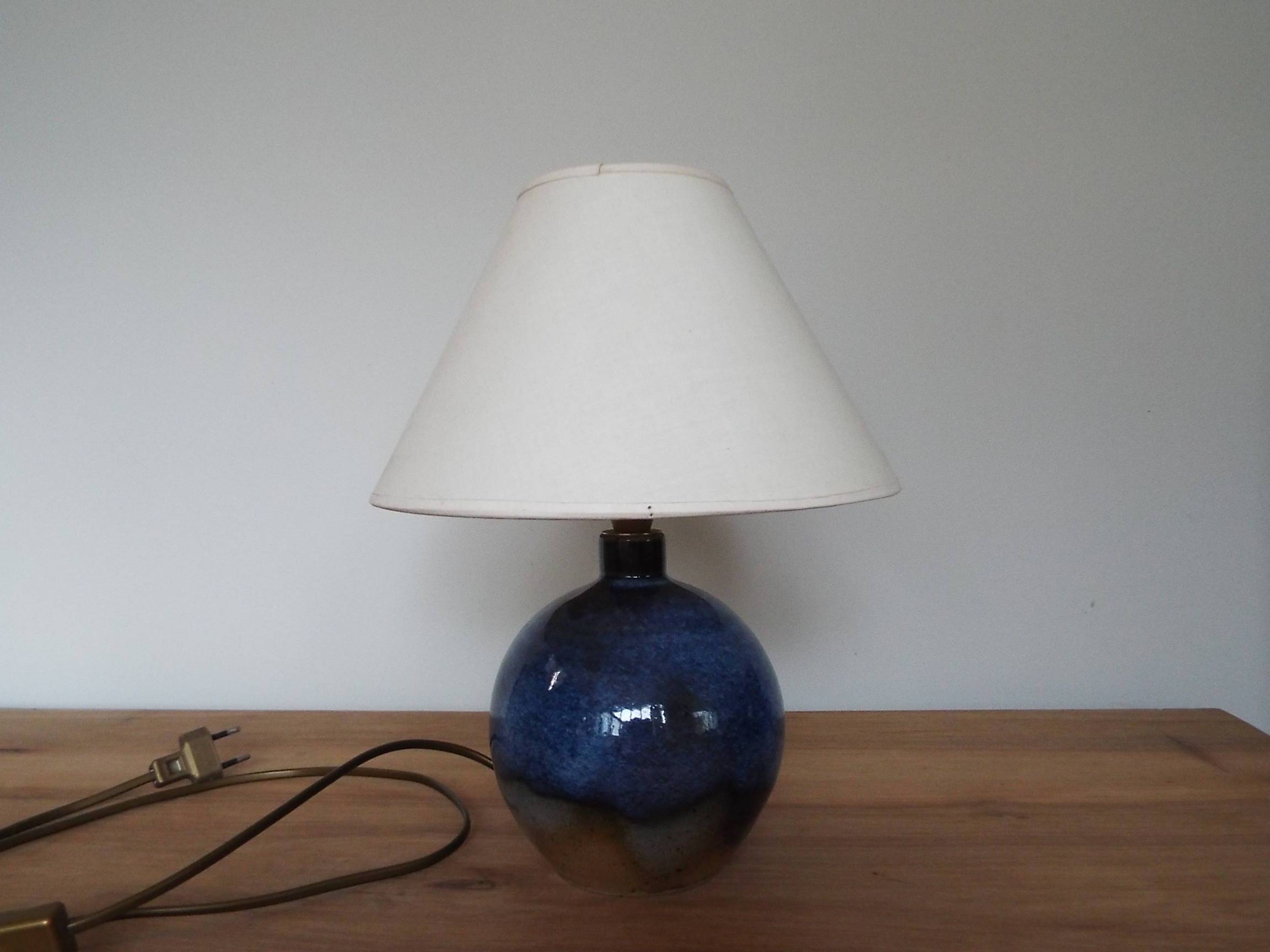 Ceramic lamp base