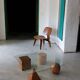 Table basse metaforma en bois et plateau en verre