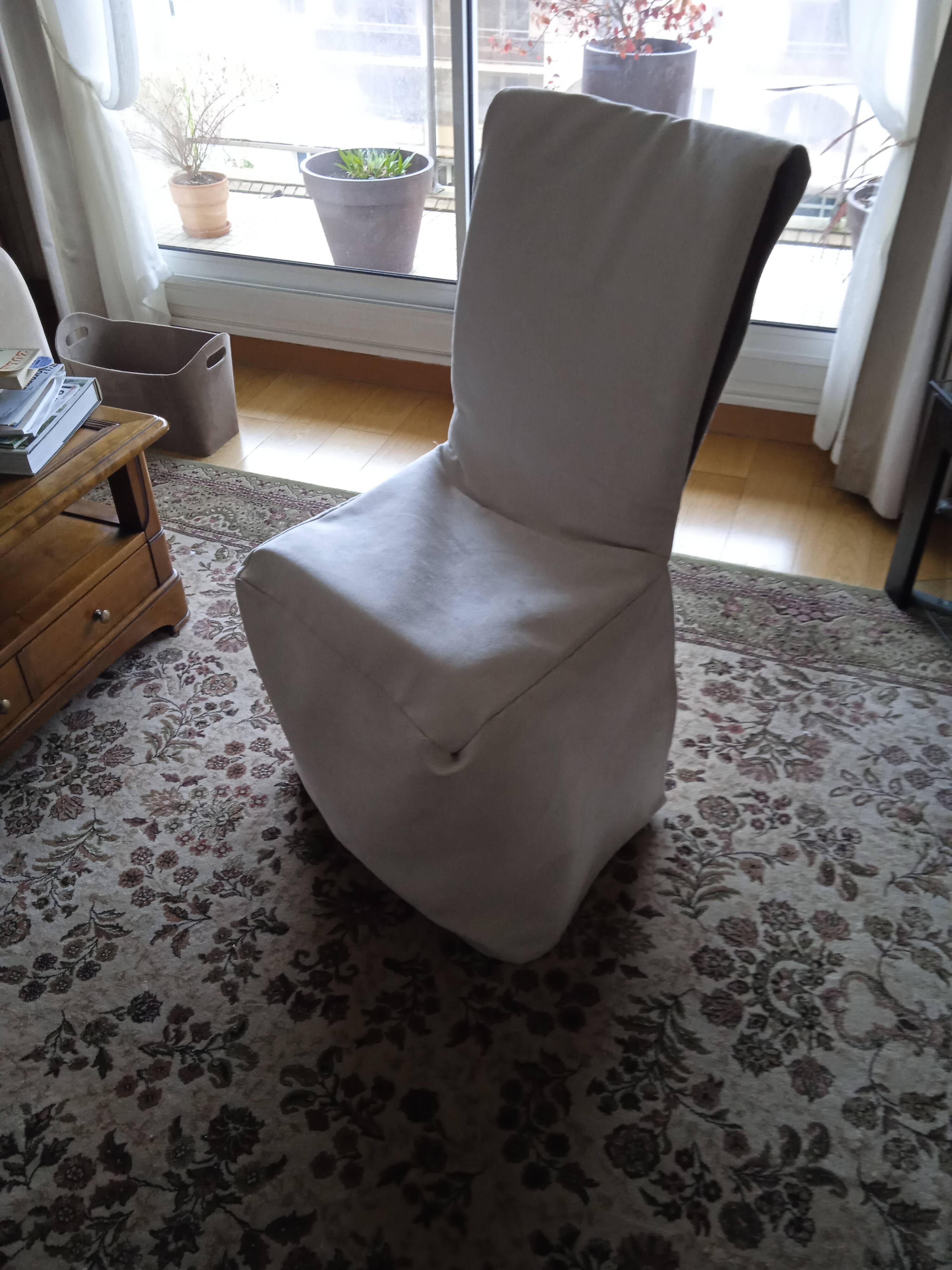 Lot de 6 chaises cannées + housses