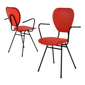 Pair of chairs with armrests by Jacques Hitier