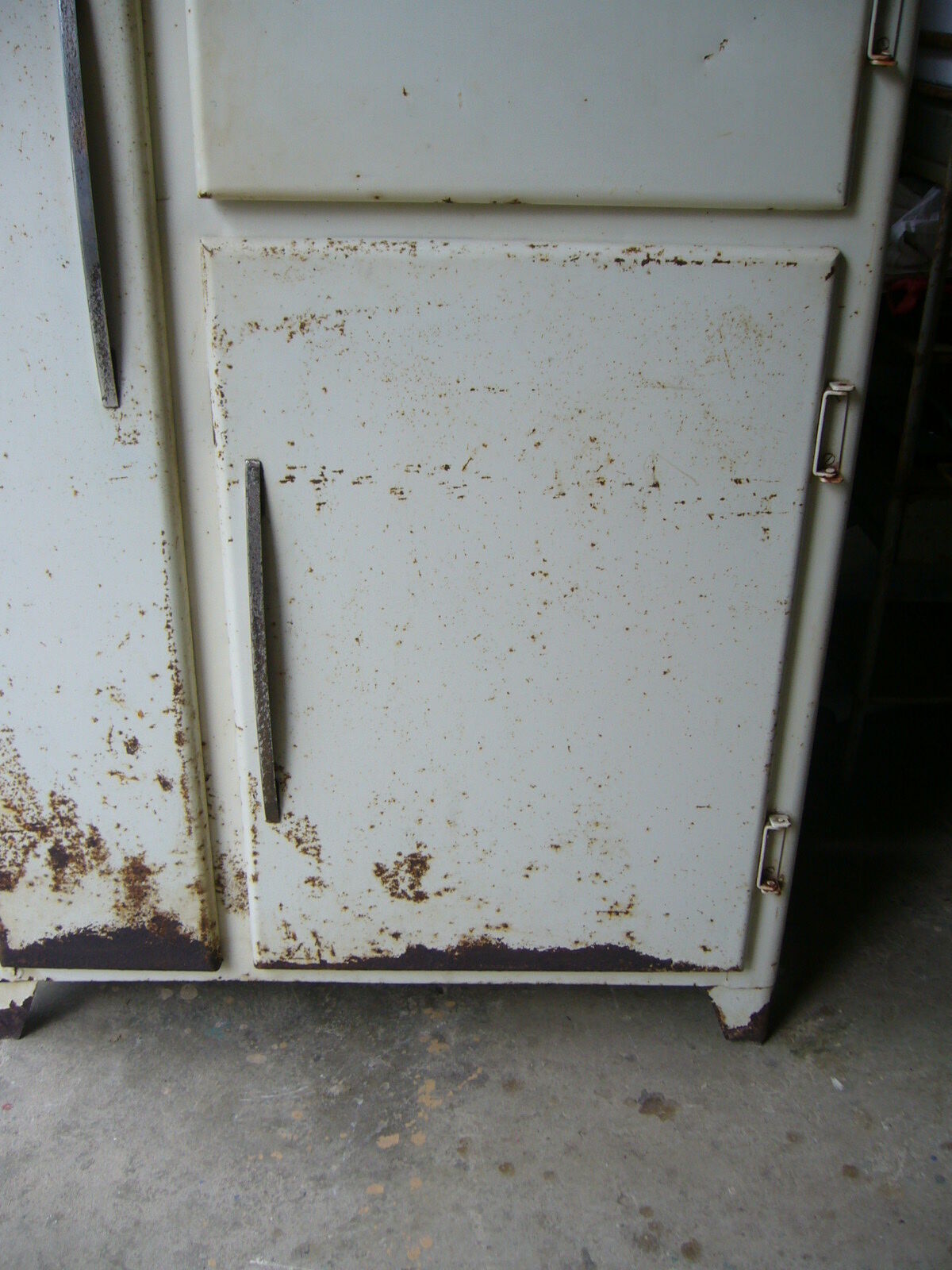 Three-door metal cabinet old CDS France