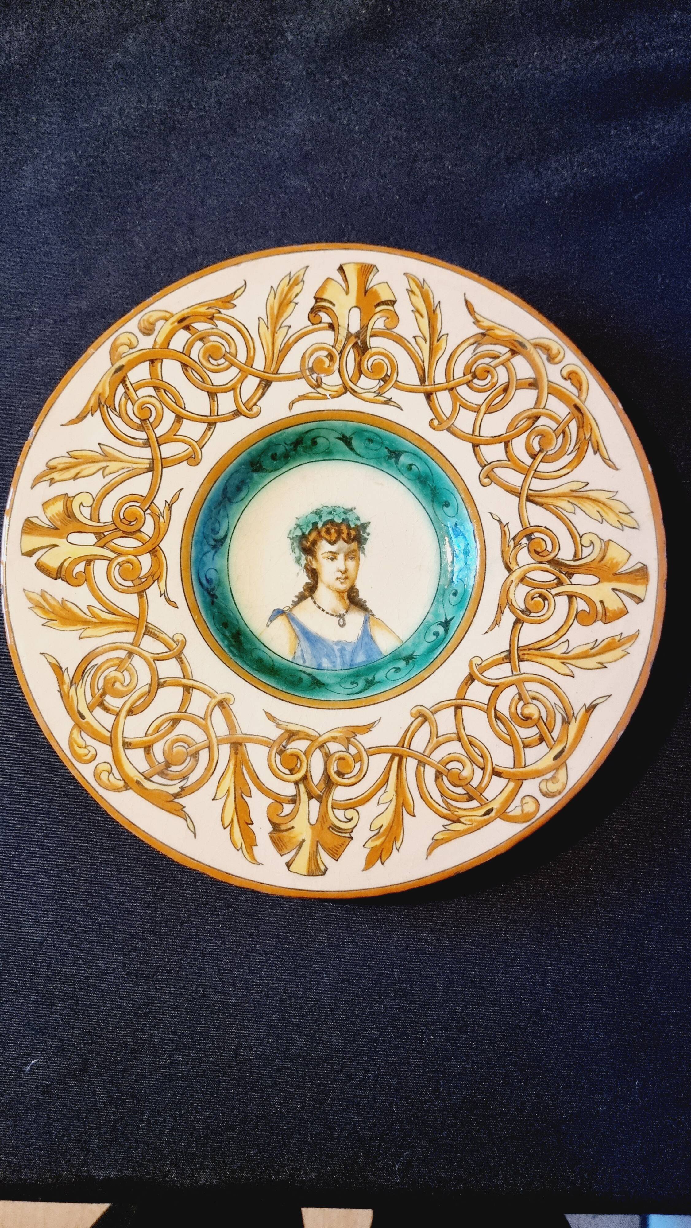 Italian faience plate with a female portrait decoration, Renaissance style.