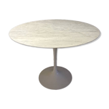 Saarinen round table
