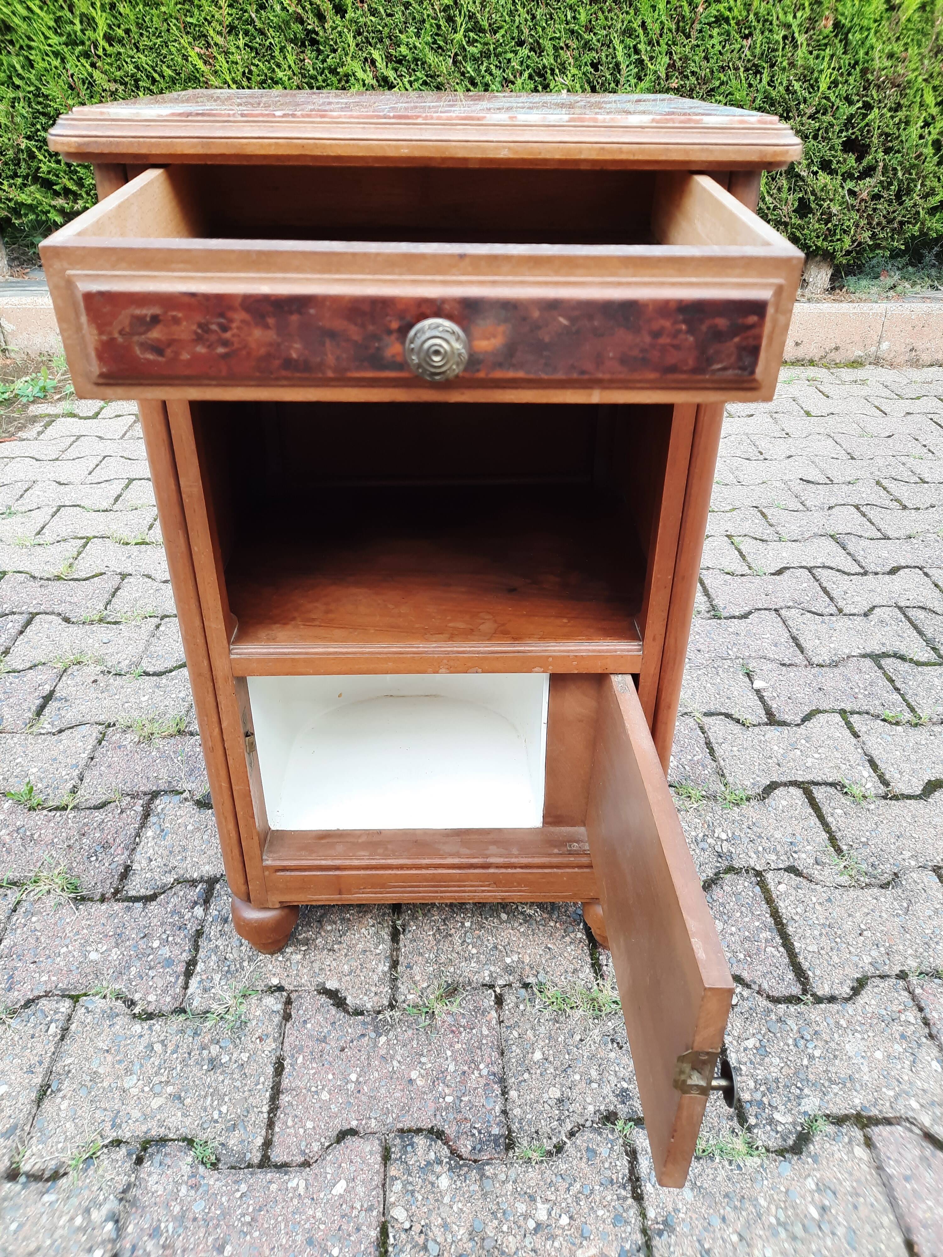 Bedside table chene and pink marble