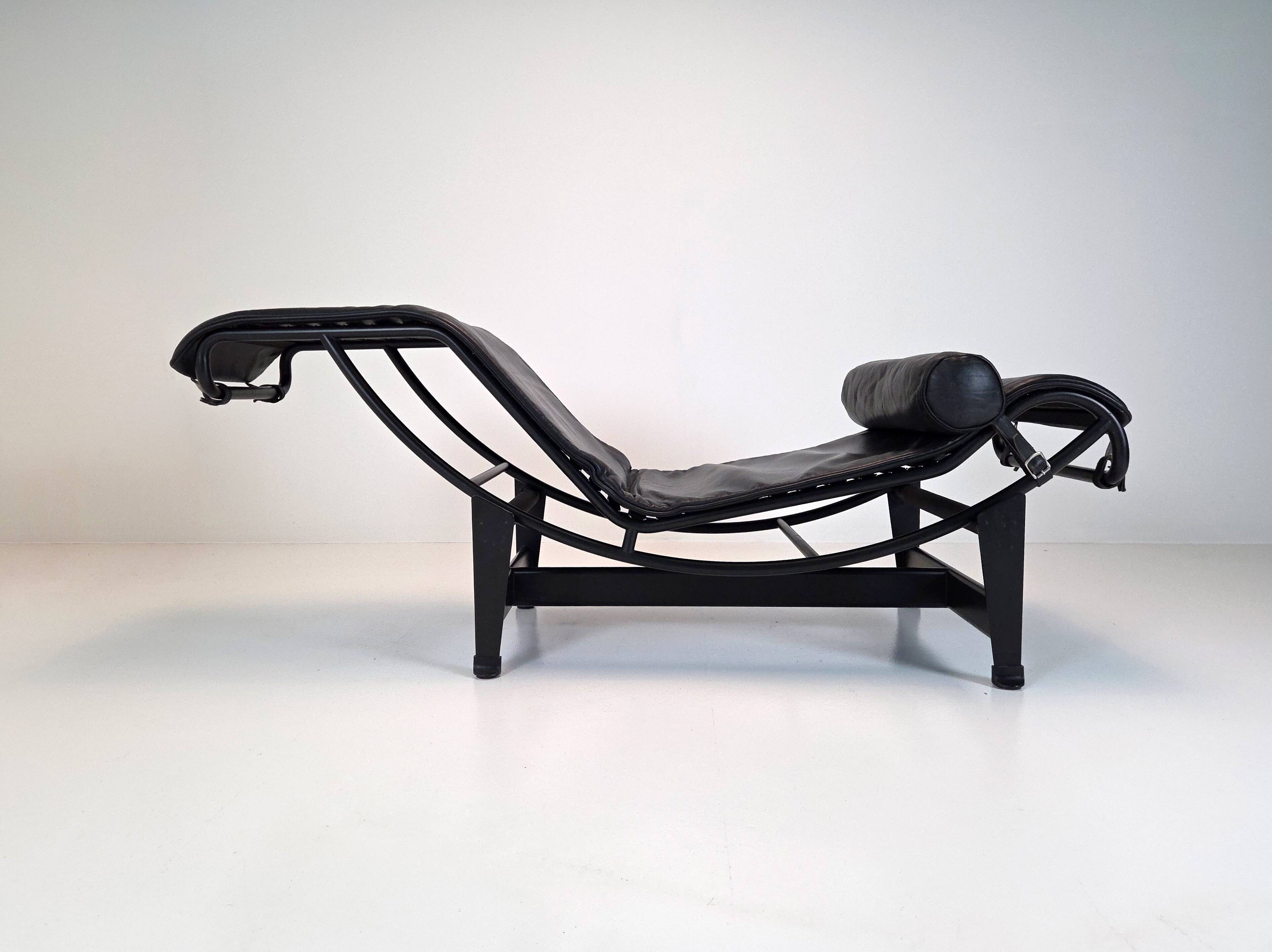 Cassina LC4 Chaise Longue – Le Corbusier, Charlotte Perriand & Pierre Jeanneret