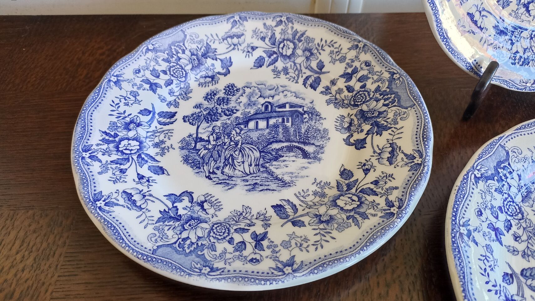 6 flat blue plates in iron earth CP