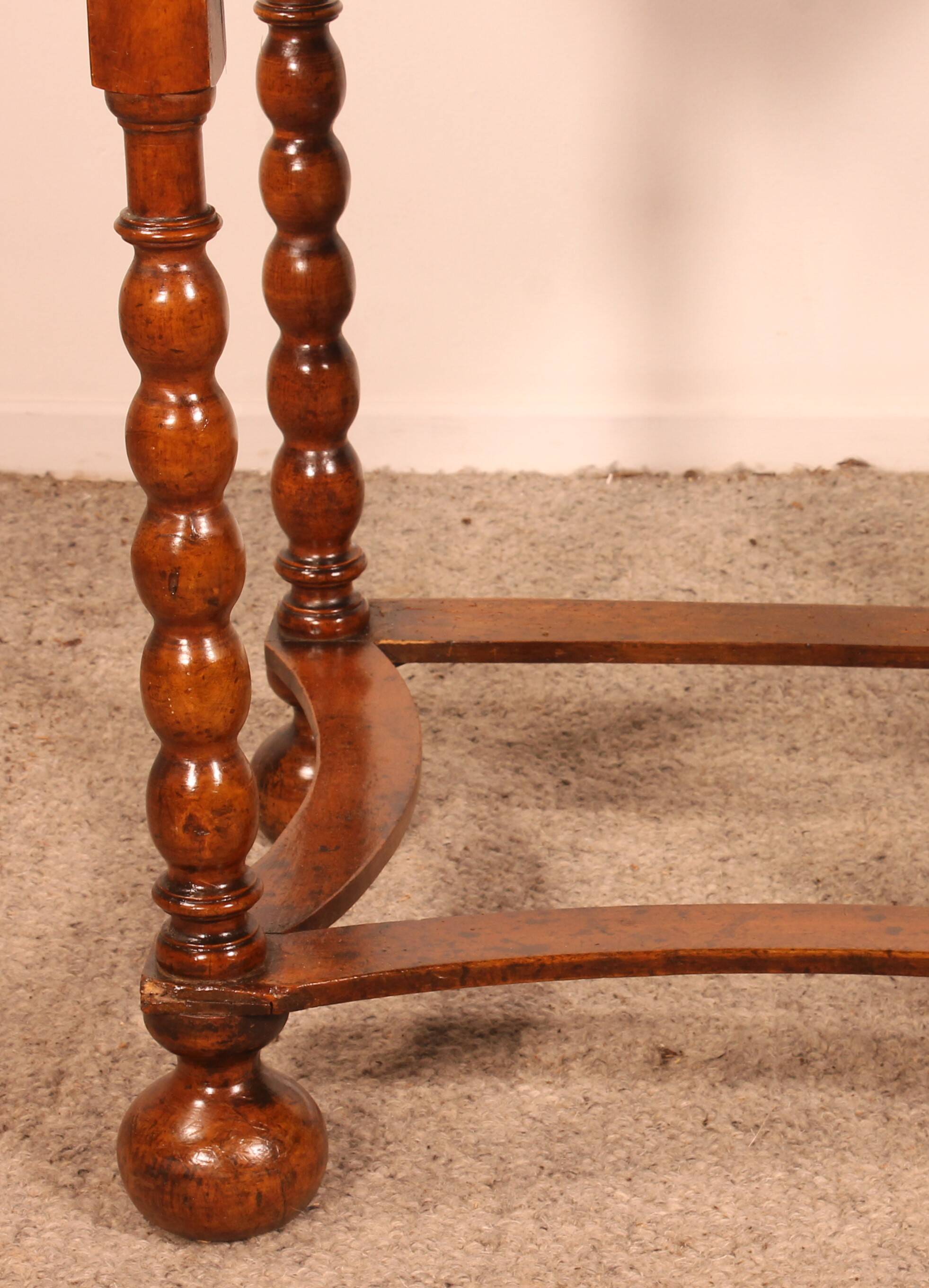 Small Writing Table / Side Table in Walnut - 17th Century