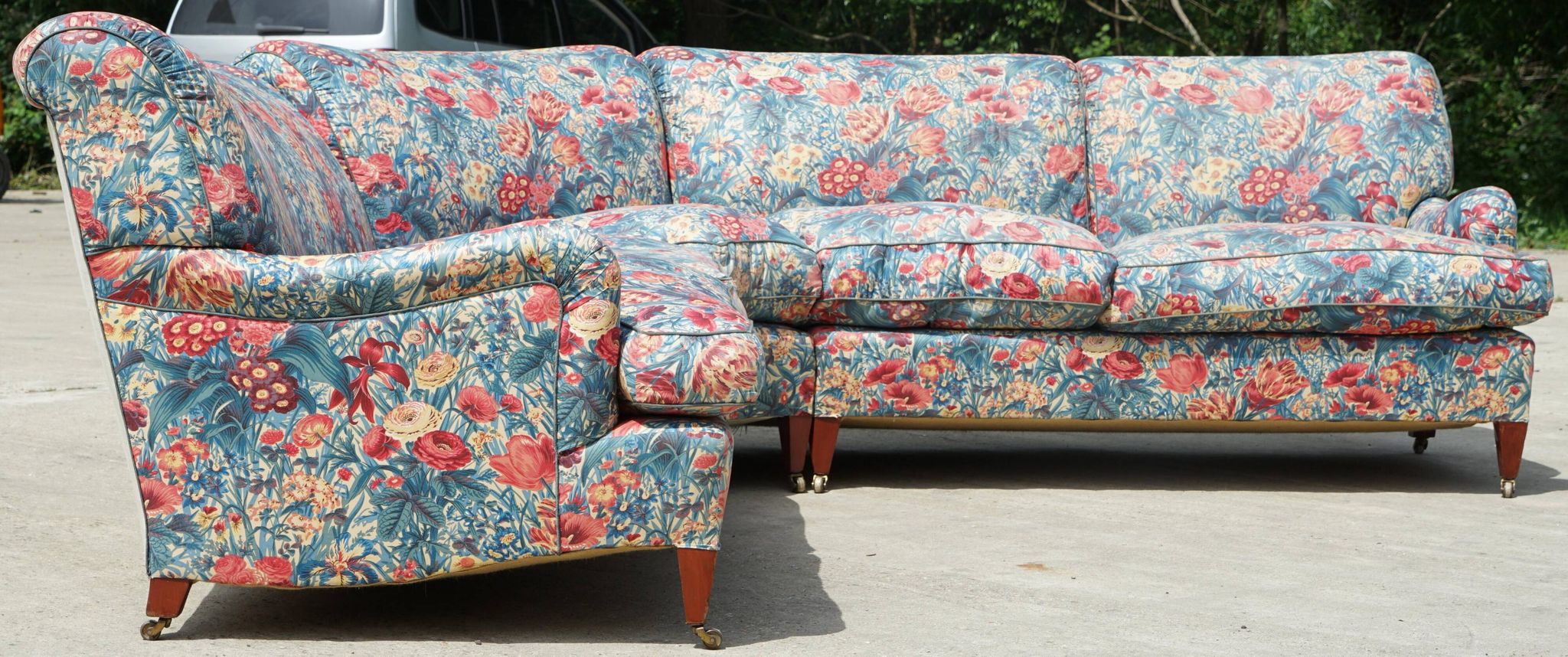 Vintage Howard & Son's London Bridgewater 5-seater fabric corner sofa.