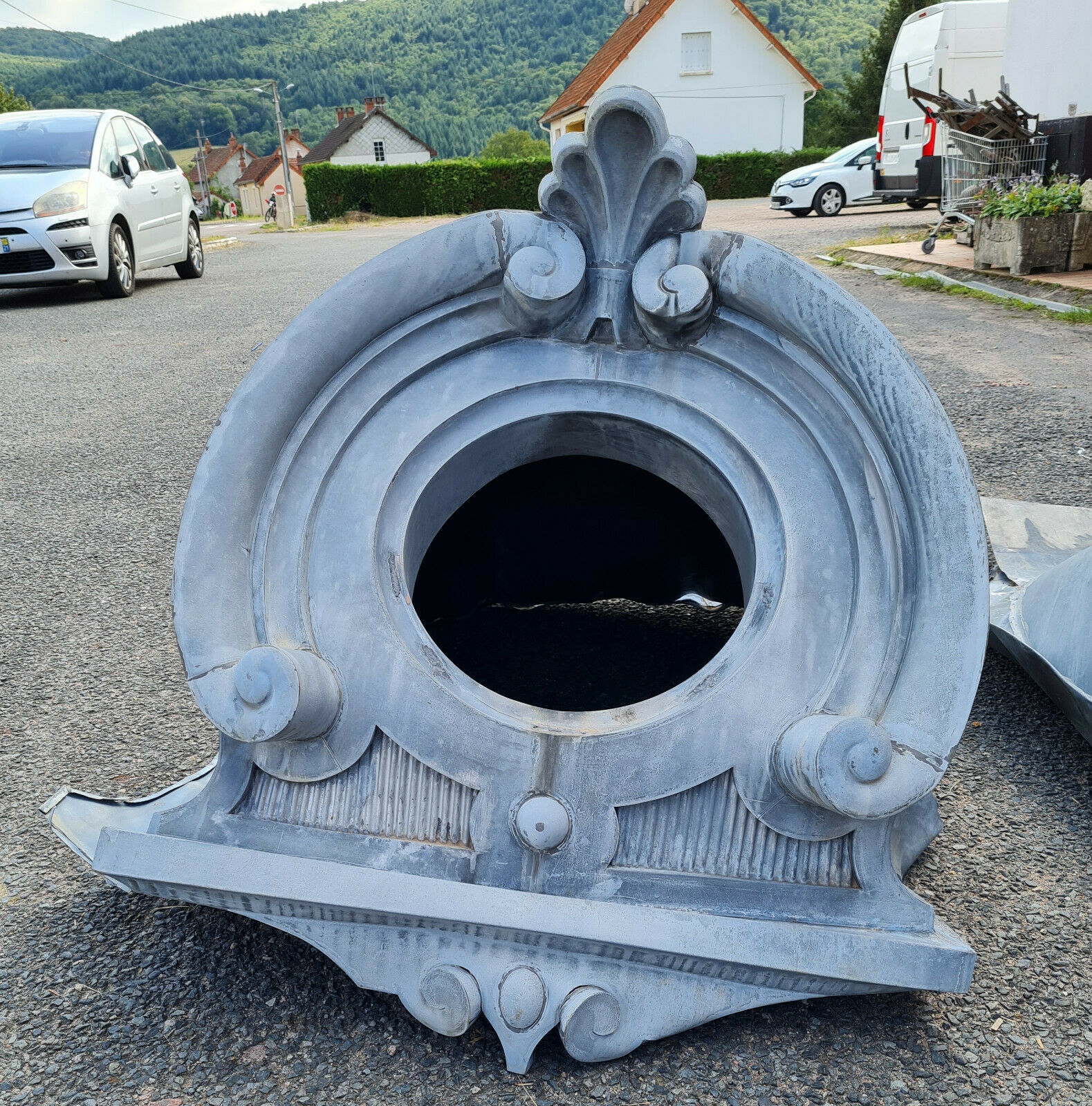 Elements of ancient architecture,  pair of beef's eye in zinc nineteenth century
