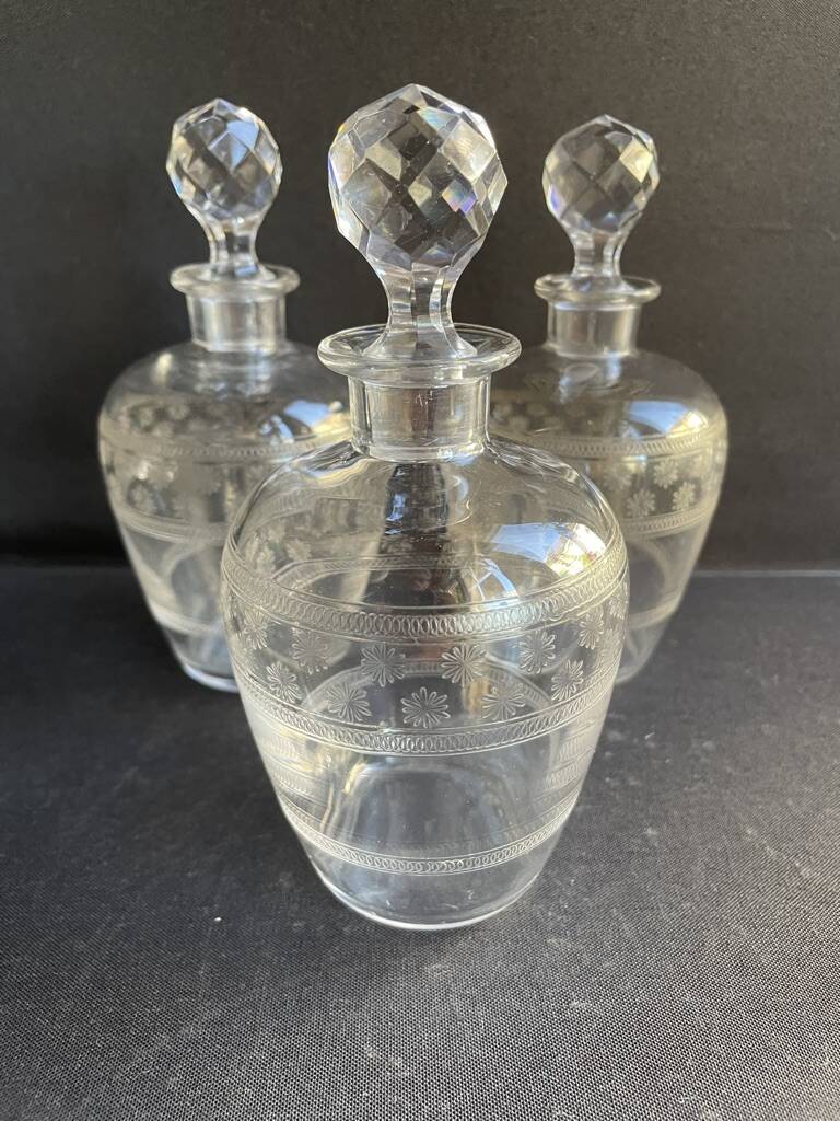 Baccarat Stars service liqueur cellar
