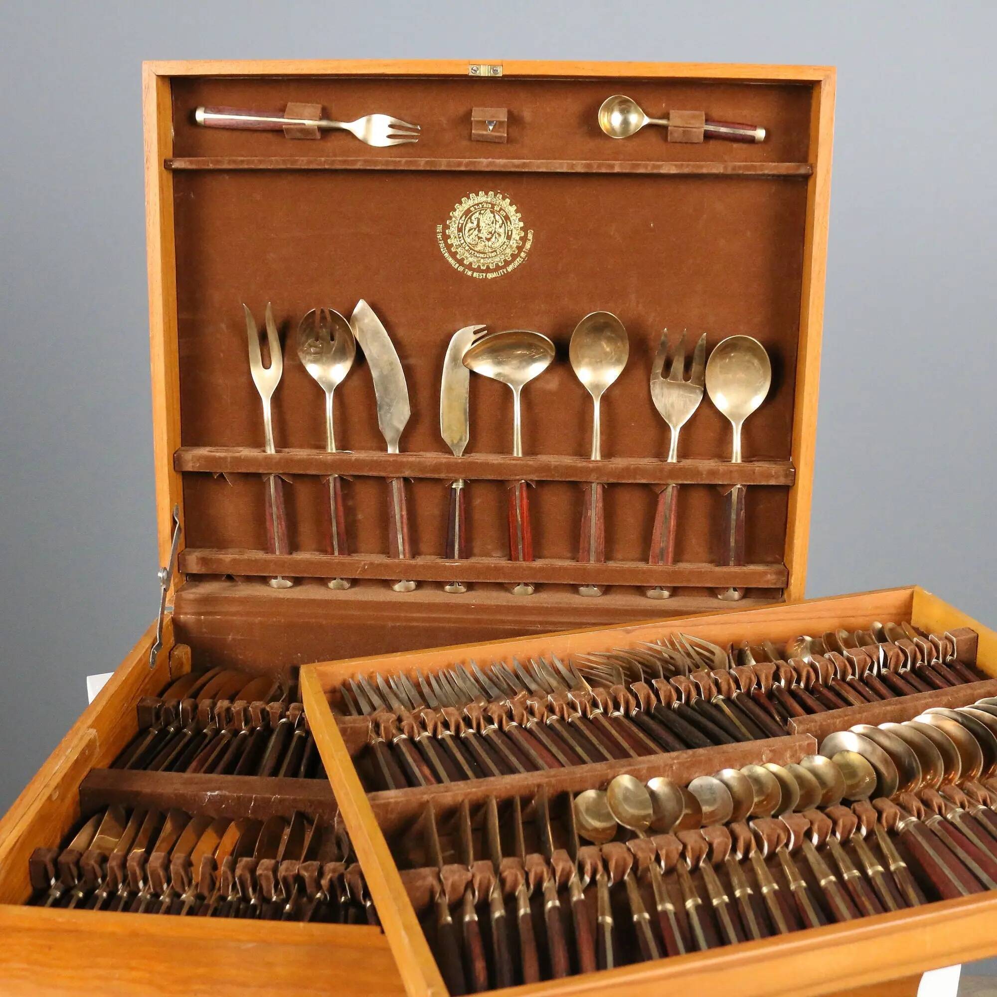 Vintage cutlery service in bronze and violet wood, Thailand, 20th century.