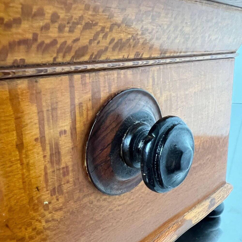 Historicism Box in Floral Ash Veneer and Rosewood, Austria, 1880s