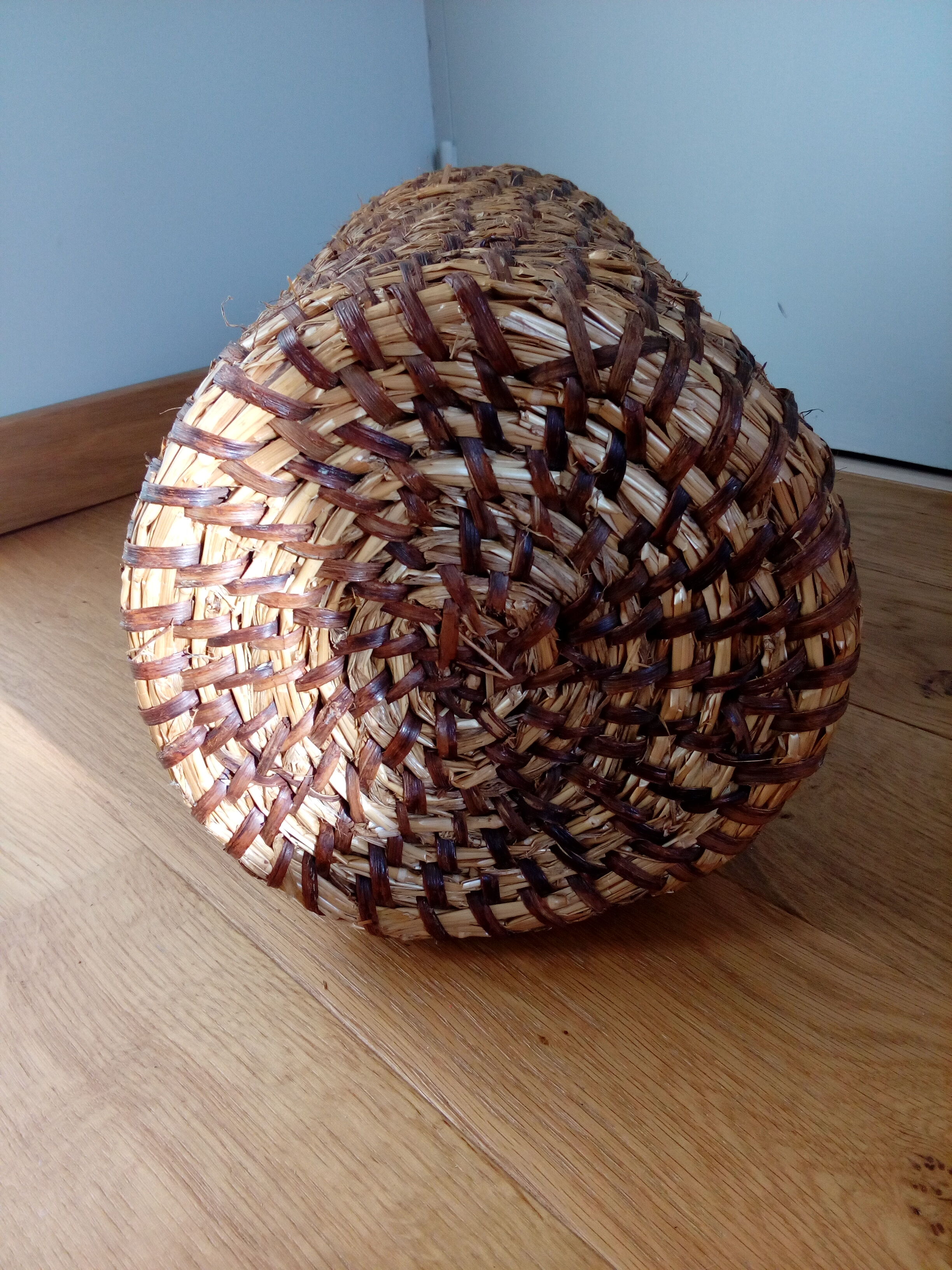Top straw basket