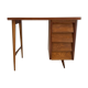 Bureau aux pieds fuselés