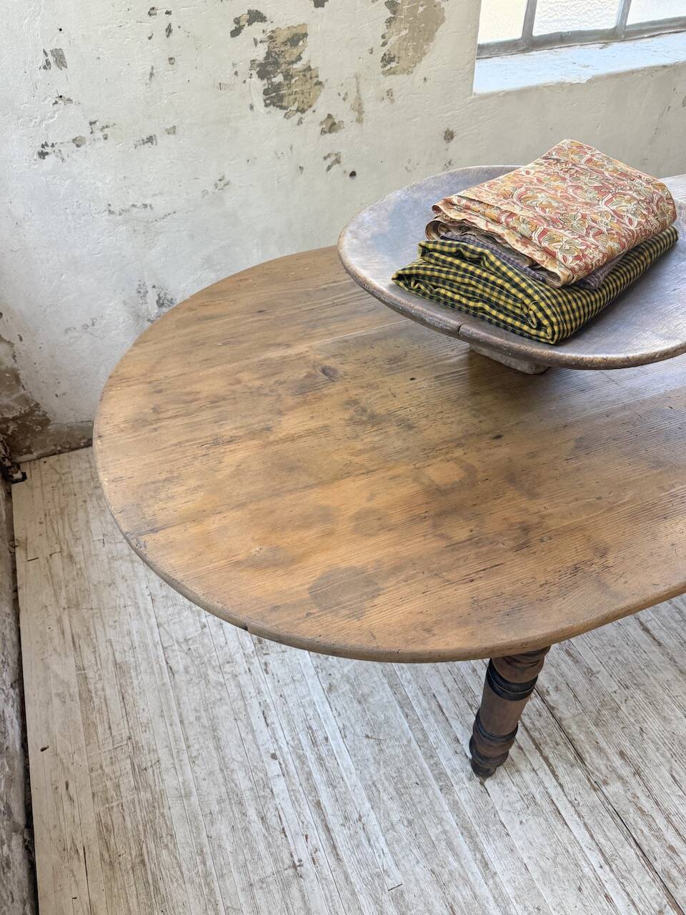 Oval farmhouse table 250cm pine