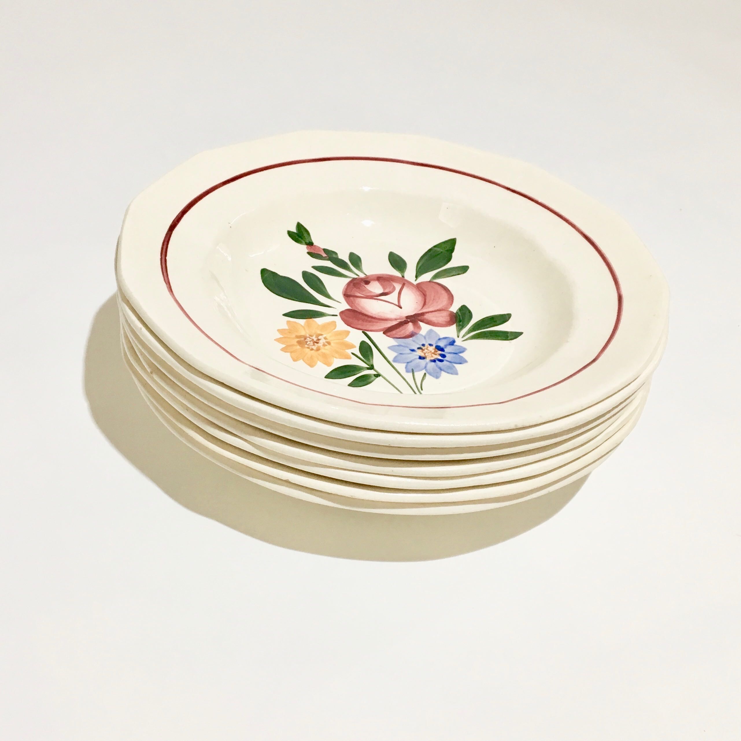 Hollow floral pattern plates