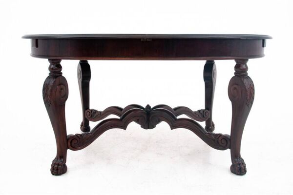 Table, Europe occidentale, vers 1900. Après rénovation.