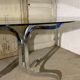 Table à manger design année 70 en chrome et verre fumé
