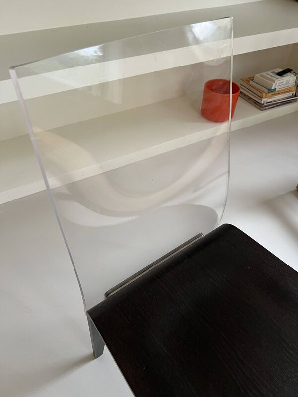 Chaise Roche Bobois bois marron foncé et plexiglass