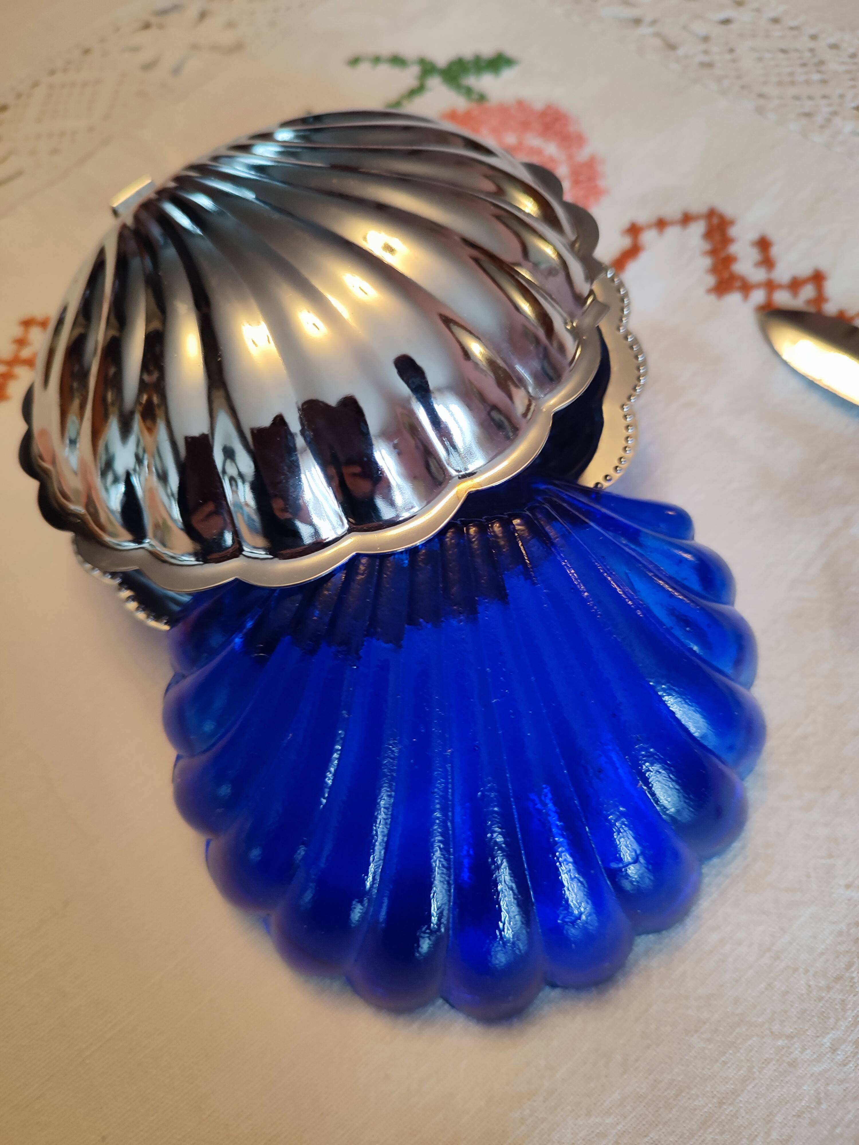 Stainless steel and glass shell butter dish