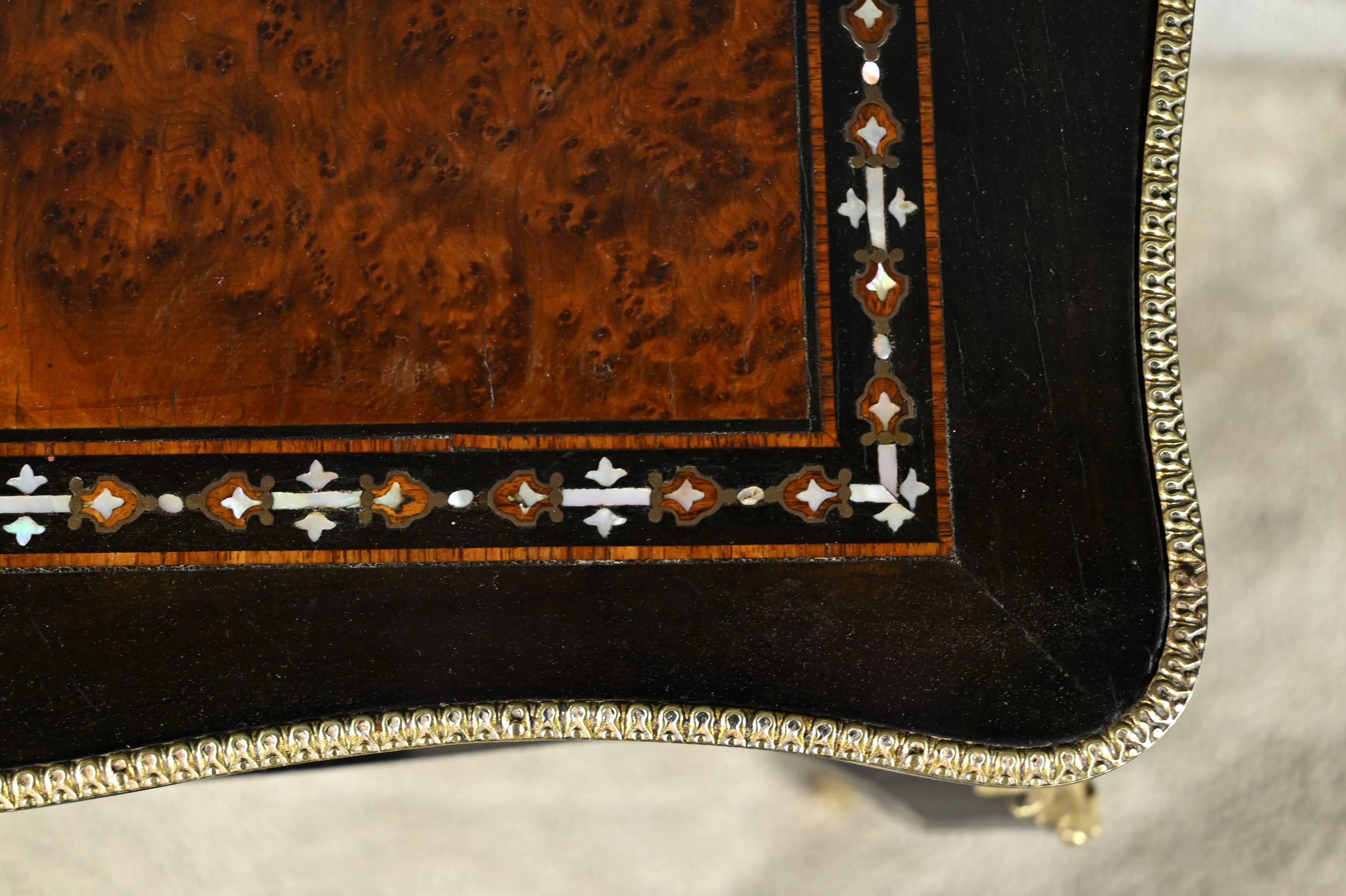 Small Middle Worker in Pear and Amboyna, Napoleon III period – Mid-19th century