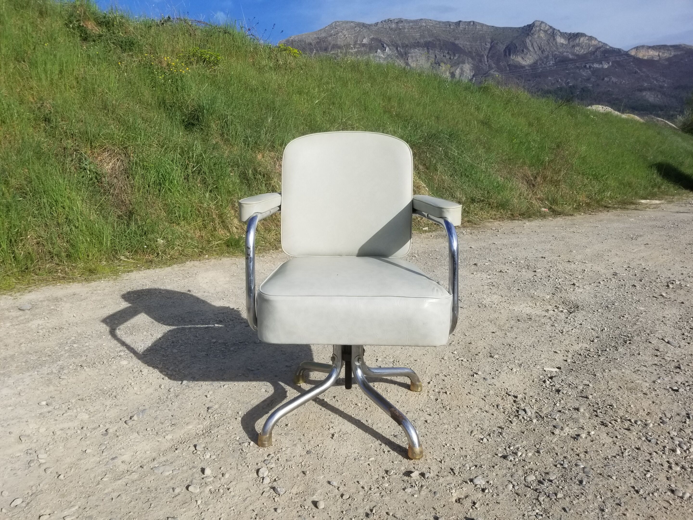 Old light grey pullman swivel office chair