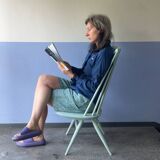 Chaise bâton blanche « Mademoiselle » du Finlandais Ilmari Tapiovaara