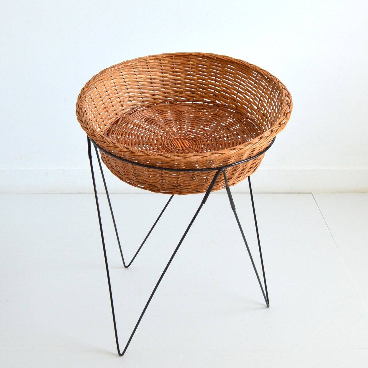 Basket on rattan legs 1950 vintage