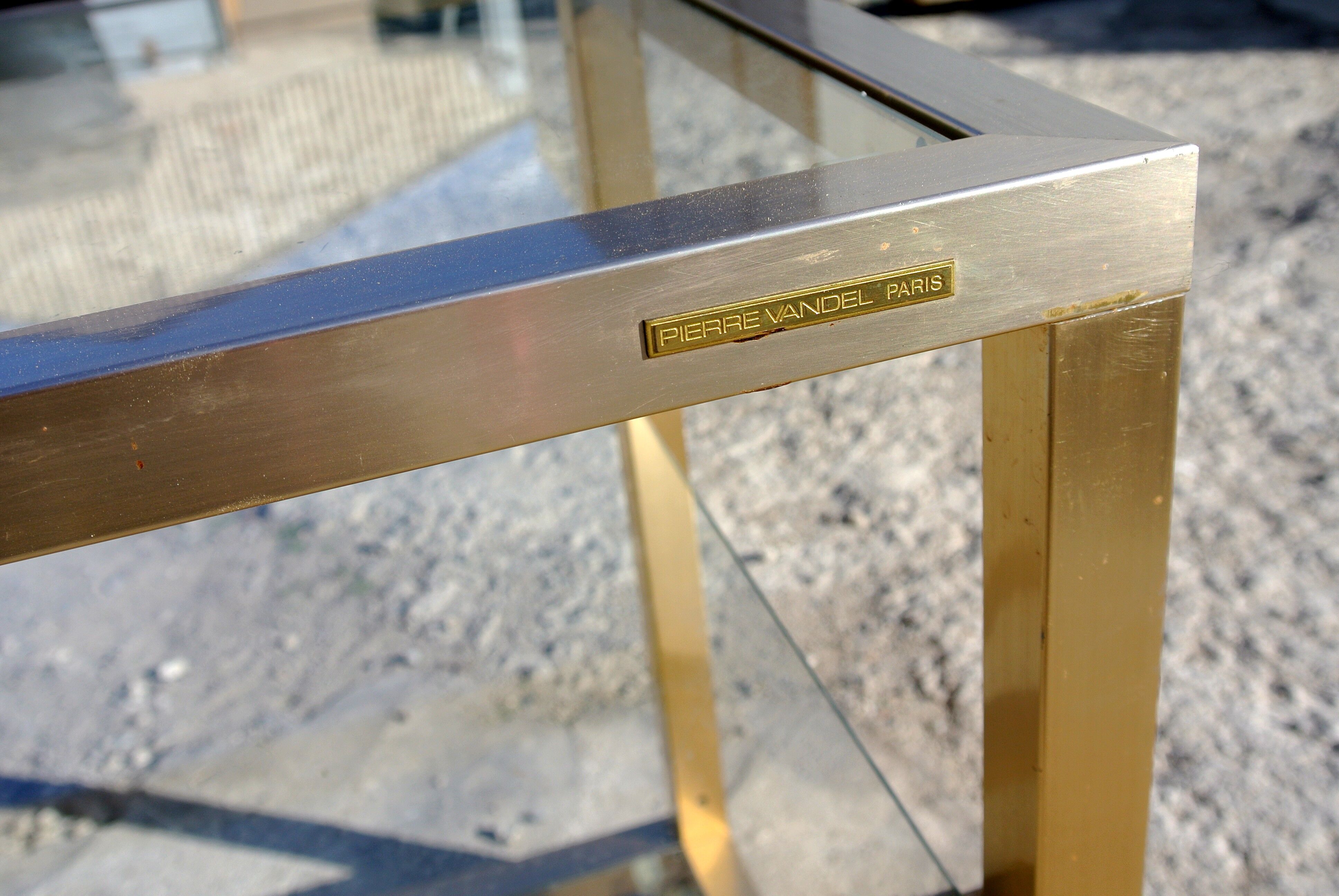 Service on wheels by Pierre Vandel Paris of the 1980s