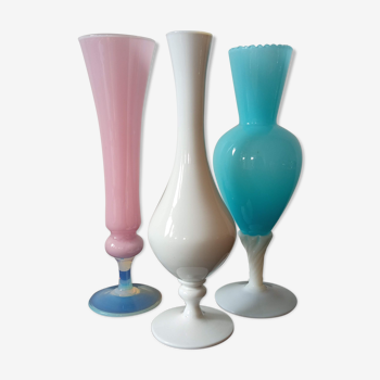 Trio de vases en opaline vintage