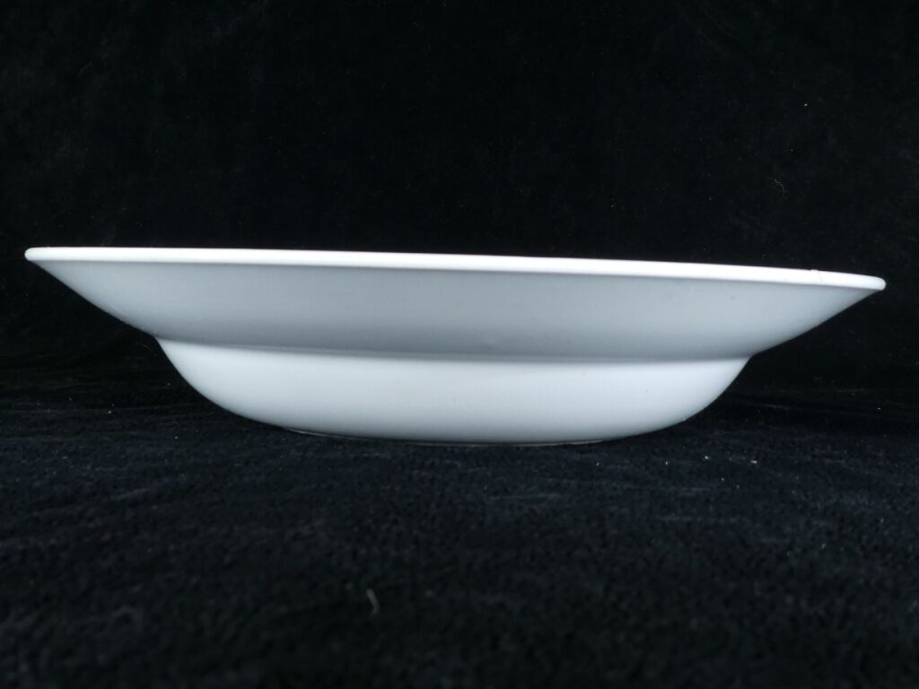 Round art deco faience dish of st amand no digoin