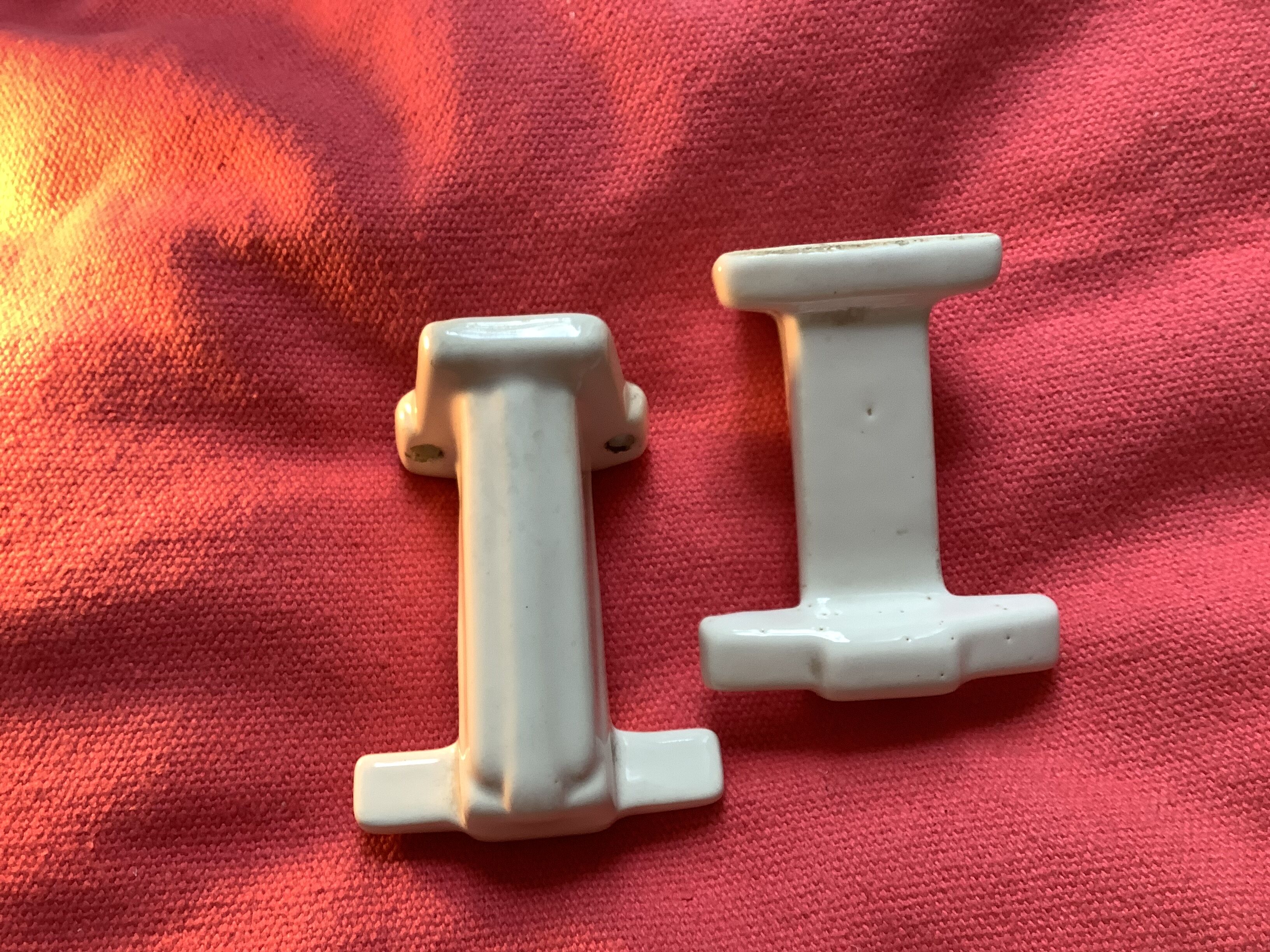 Set of 2 hooks in white porcelain Art Deco 30/40