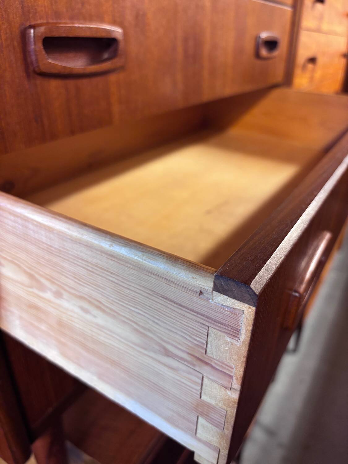 Commode vintage en teck