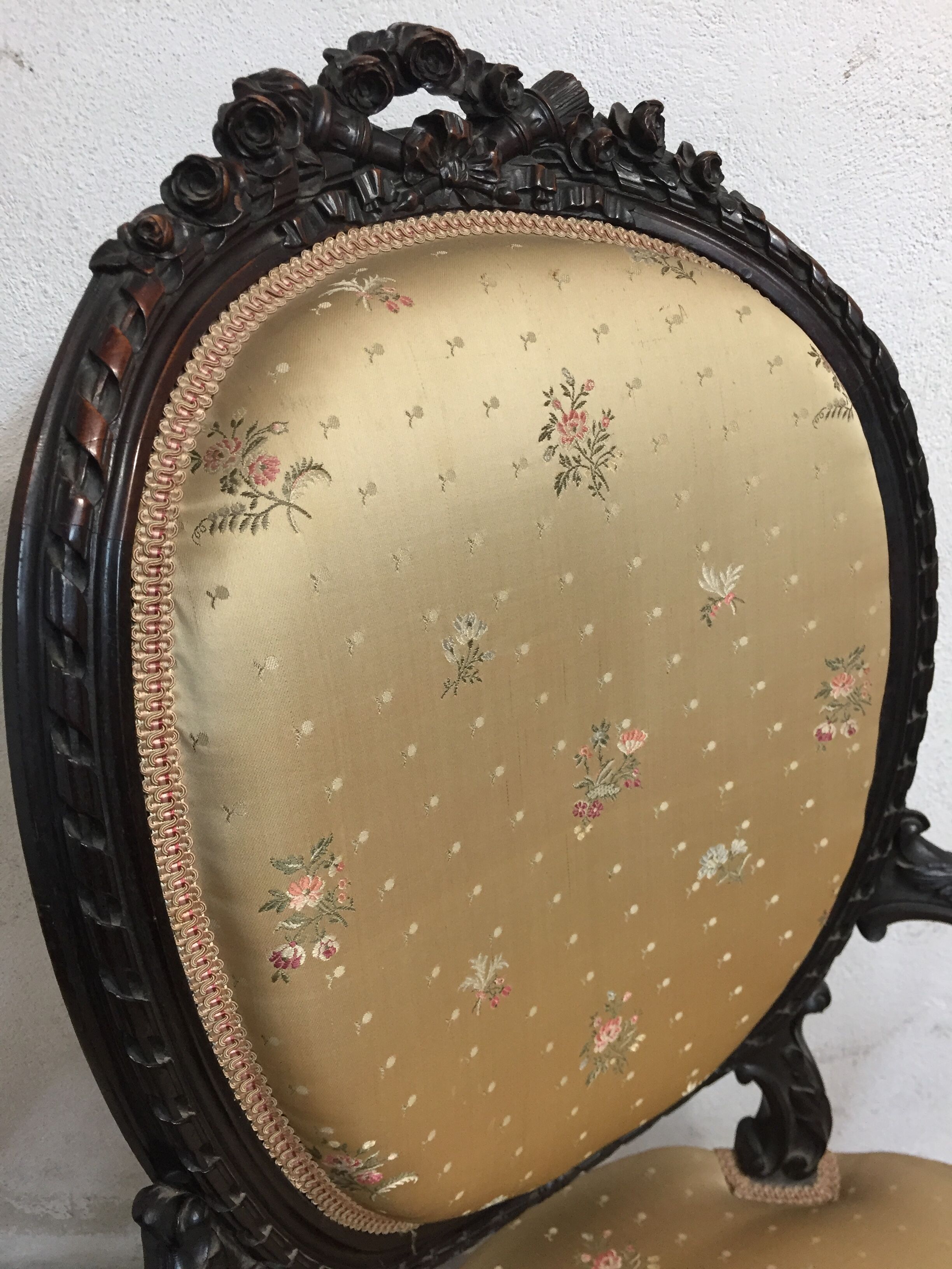 Fauteuil médaillon style Louis XV 19ème