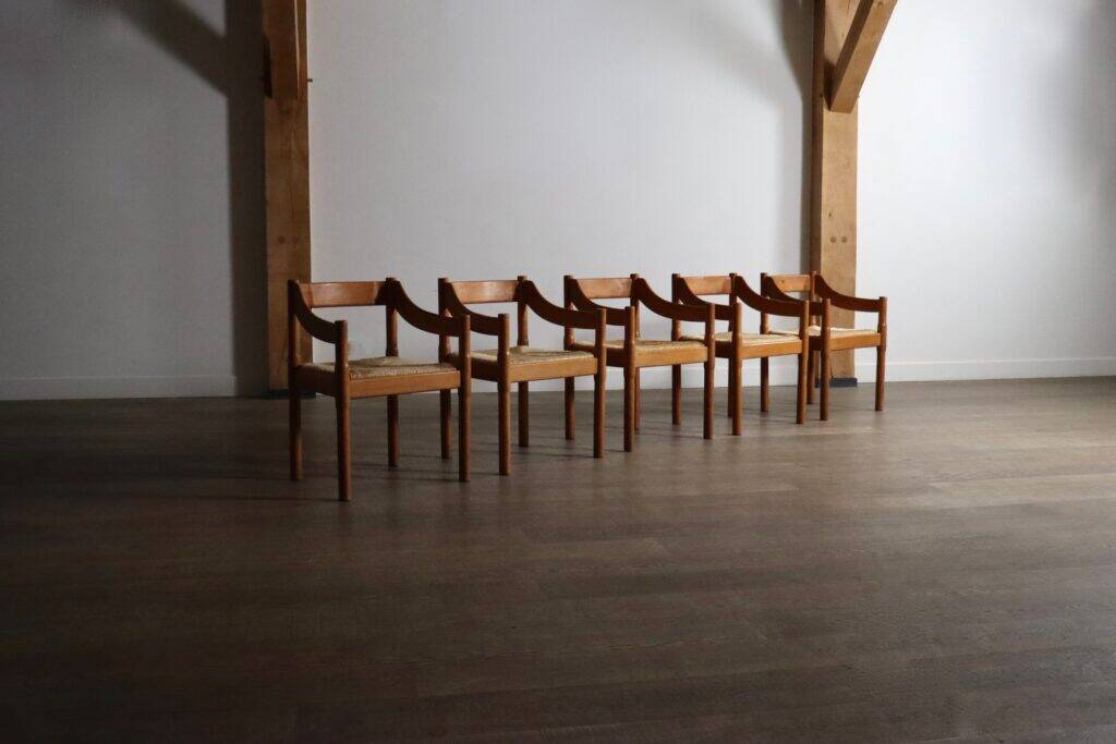 5 chaises Carimate par Vico Magistretti, Italie 1960