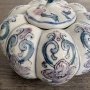 Boîte en porcelaine de Chine ancienne