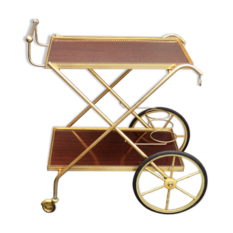 Serving table 1970