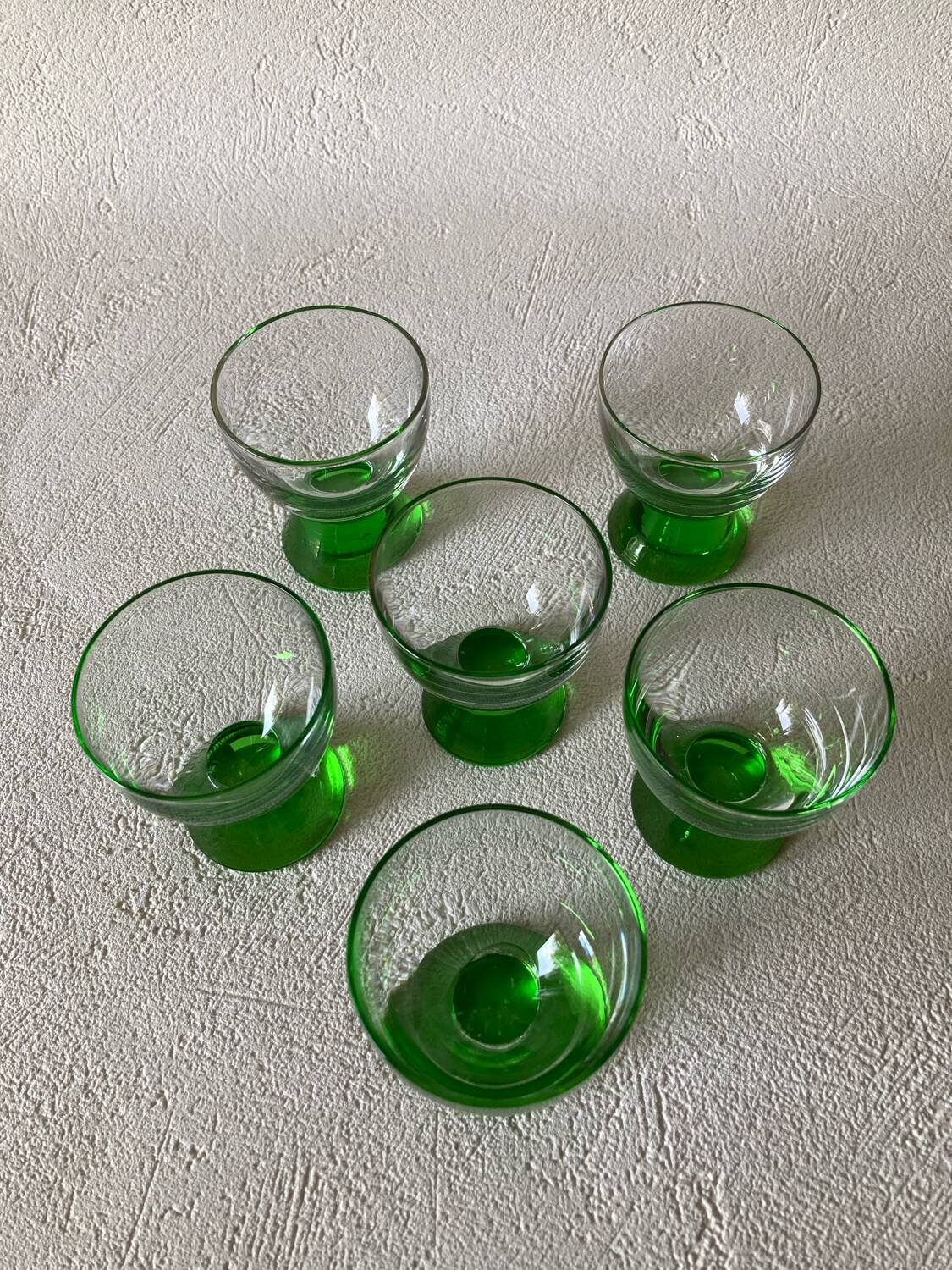 6 Ouralin green pyramidal round stem liqueur glasses