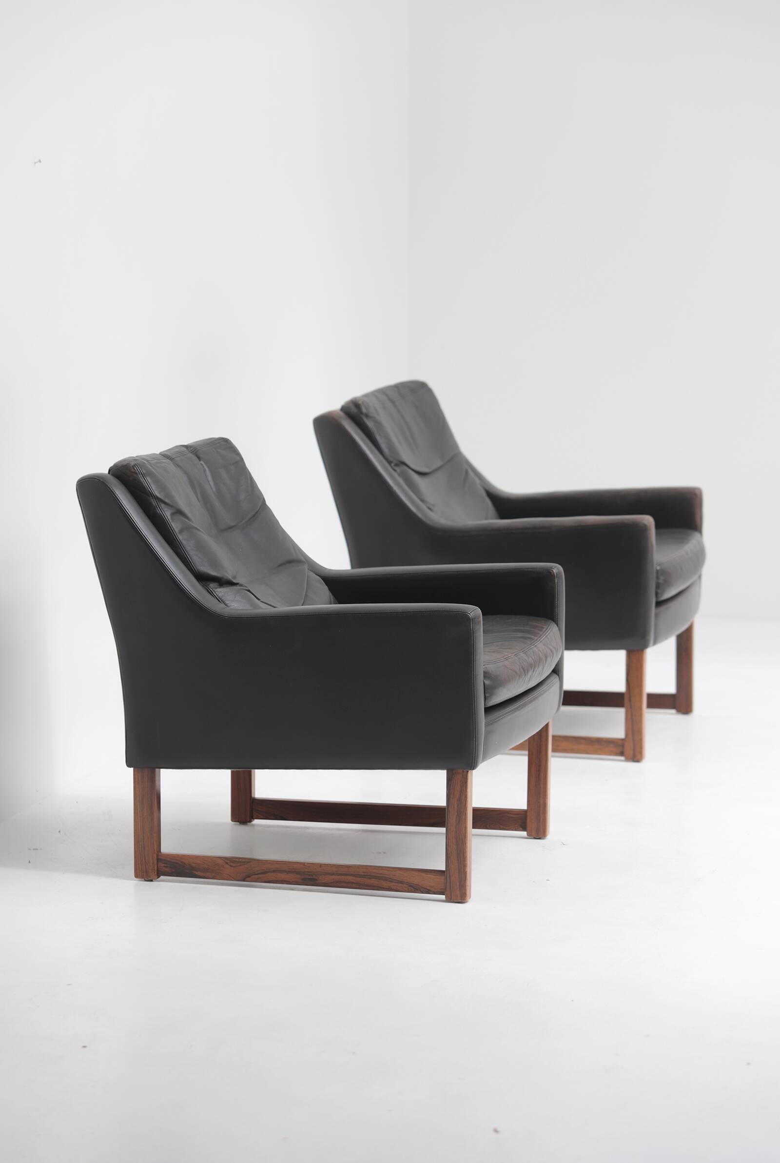 Pair of leather armchairs by Rudolf Bernd Glatzel for Kill International 1960