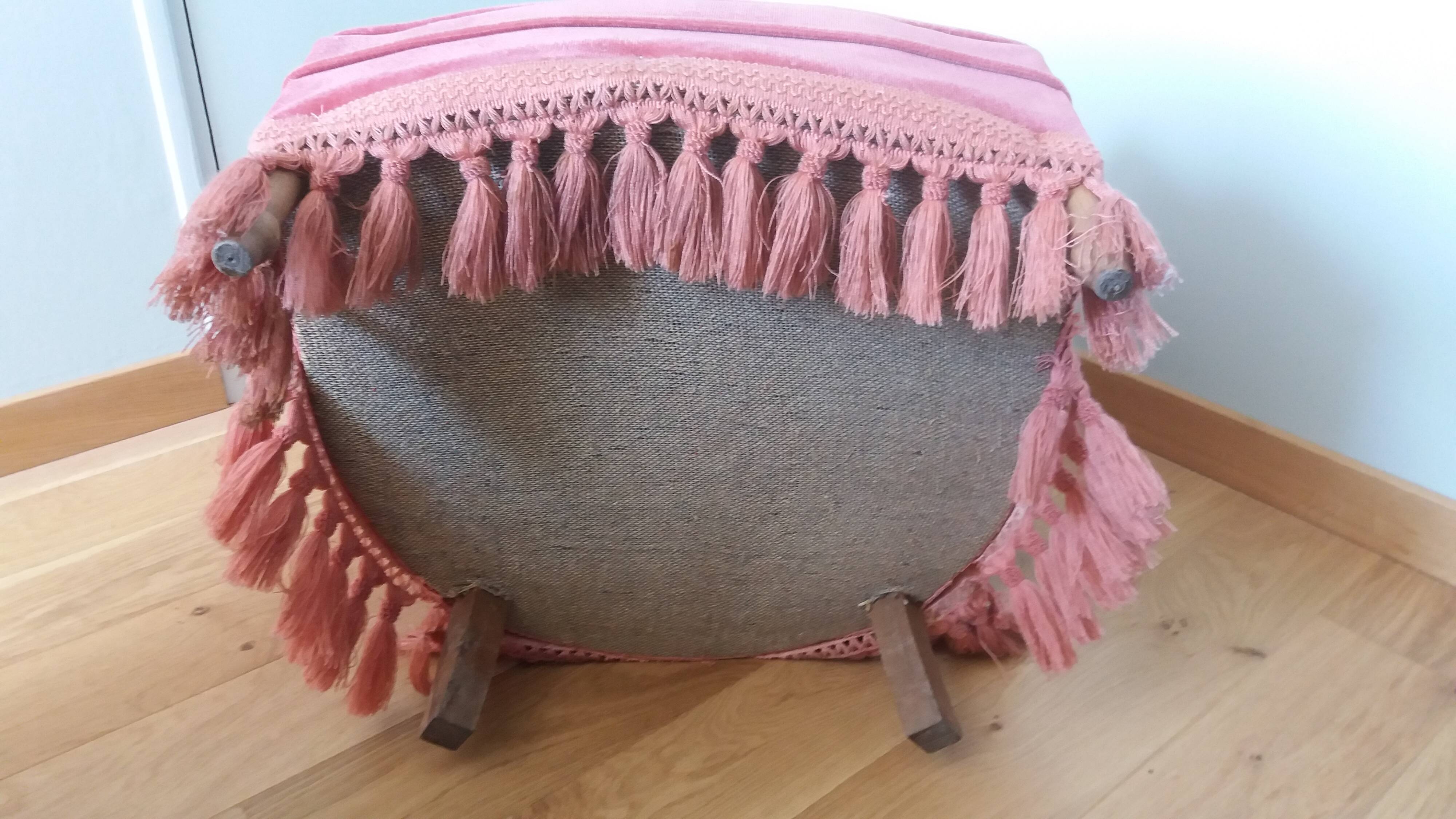 Fauteuil crapaud en velours rose