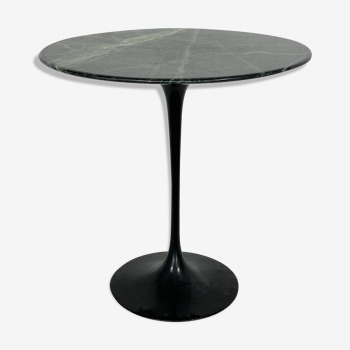 Tulip table by Eero Saarinen for Knoll