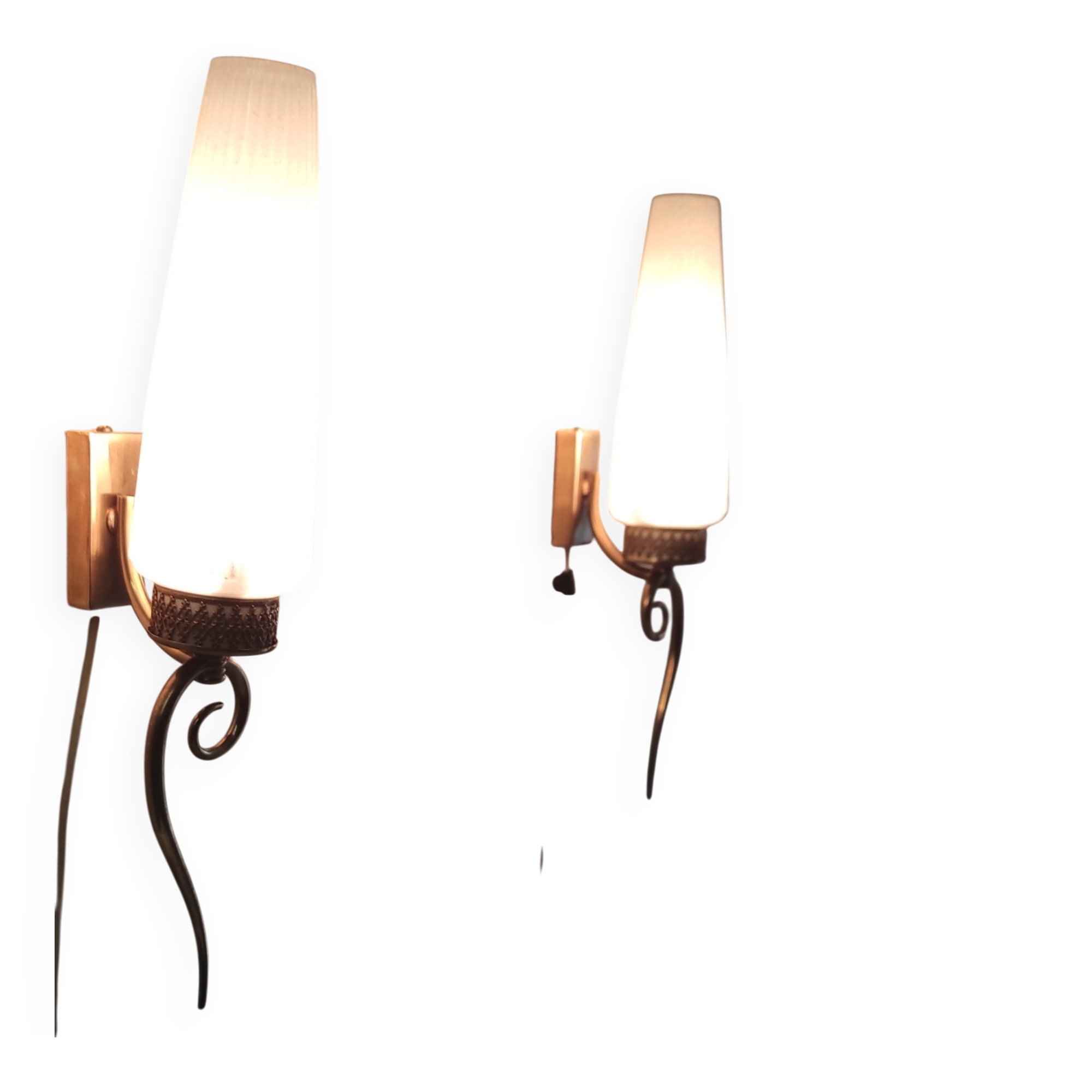 Modernist wall lights in brass and opaline - mid 20th century.
